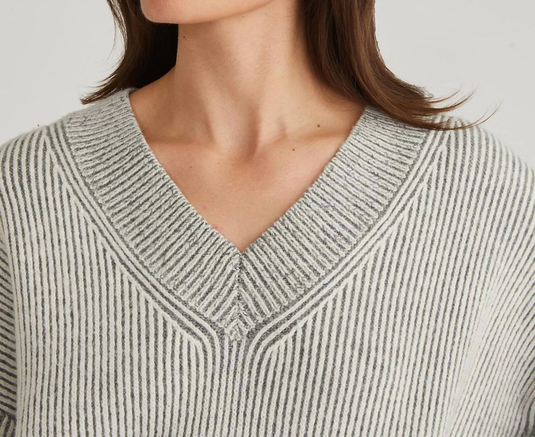 525 America - V-neck Plaited Cozy Tunic Sweater